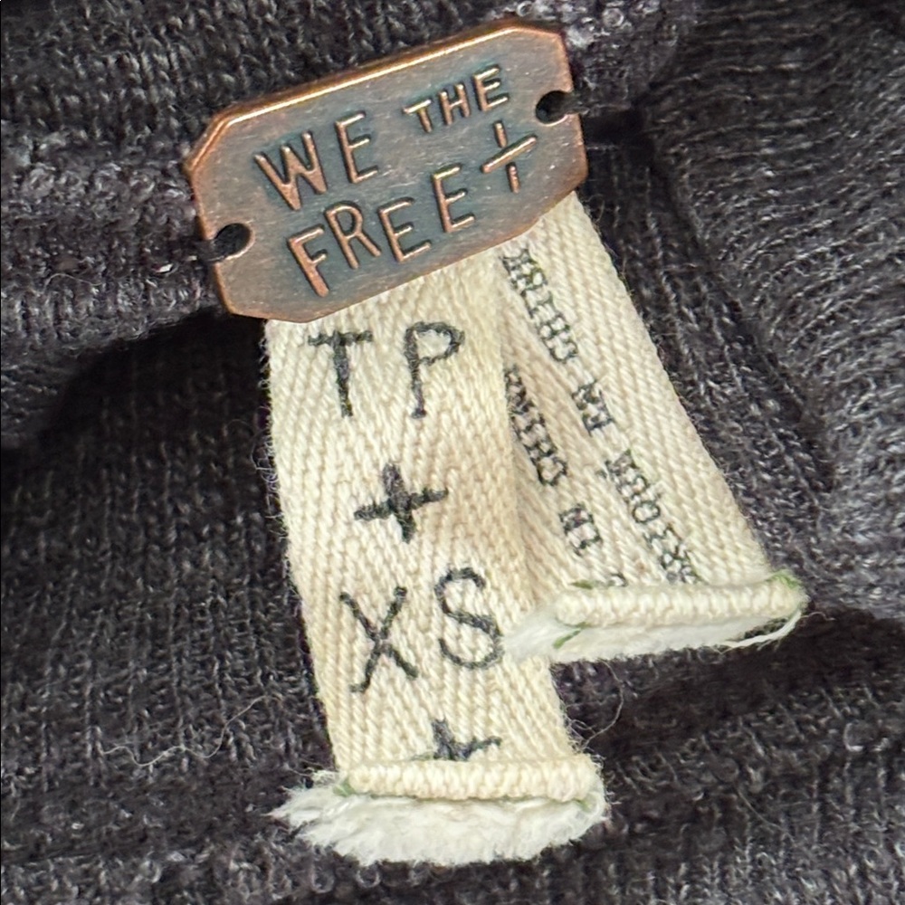 WE THE FREE BY FREE PEOPLE SPLIT BACK LONG SLEEVE TURTLENECK TUNIC TOP - Picture 6 of 8